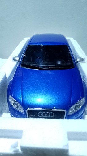 Audi rs4 sedan - b7, color