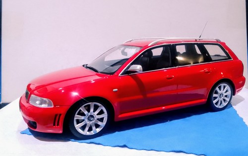 Audi rs4 station wagon - 1:18, b5